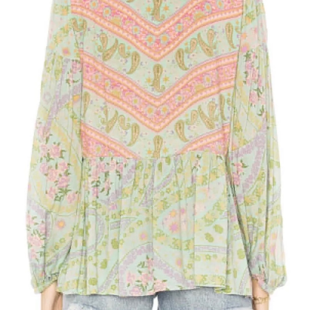 🌸BNWT Spell & the Gypsy City Lights Blouse Sage - Picture 3 of 8
